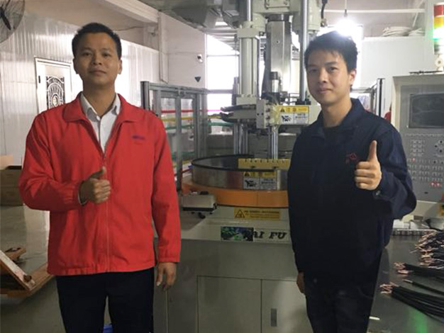 精密小型注塑機(jī)液壓系統(tǒng)的特點一起來了解下
